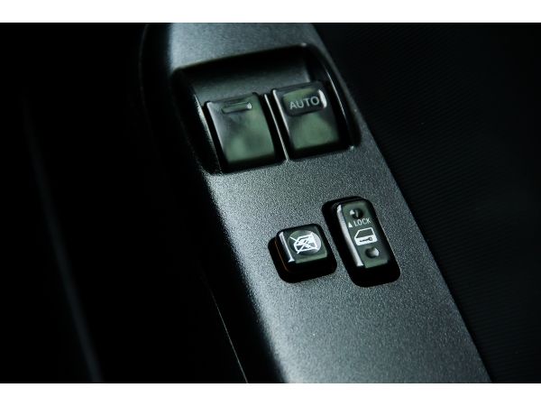 2012 Toyota Hiace 2.5 COMMUTER (ปี 05-16) D4D Van รูปที่ 6